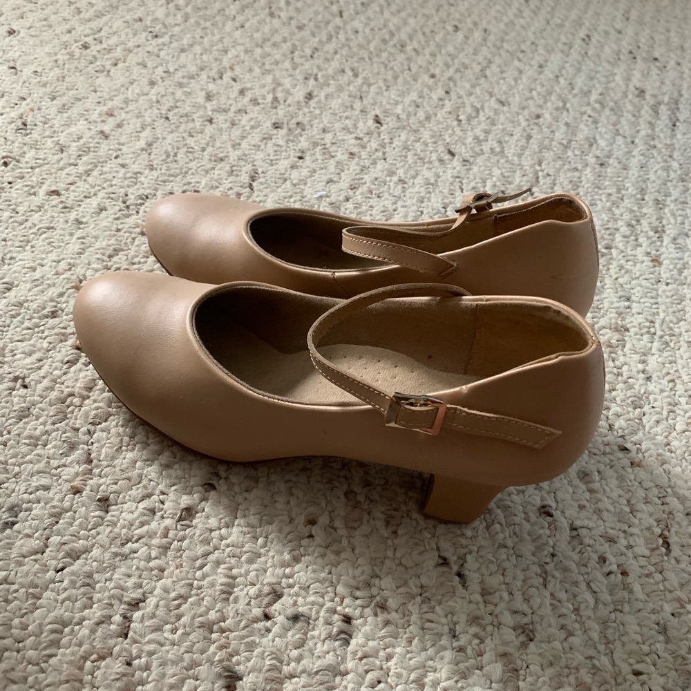 tan character shoes